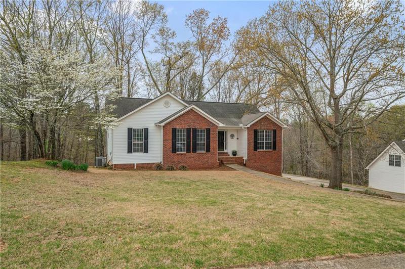 Image for property 5550 Chestnut Creek Lane, Flowery Branch, GA 30542