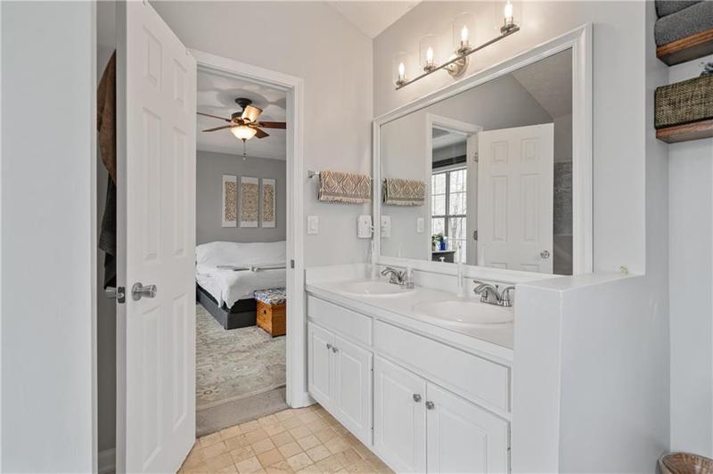 Image for property 5550 Chestnut Creek Lane, Flowery Branch, GA 30542