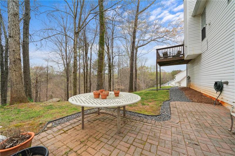 Image for property 5550 Chestnut Creek Lane, Flowery Branch, GA 30542