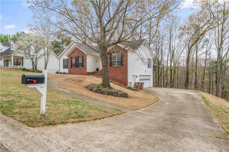Image for property 5550 Chestnut Creek Lane, Flowery Branch, GA 30542