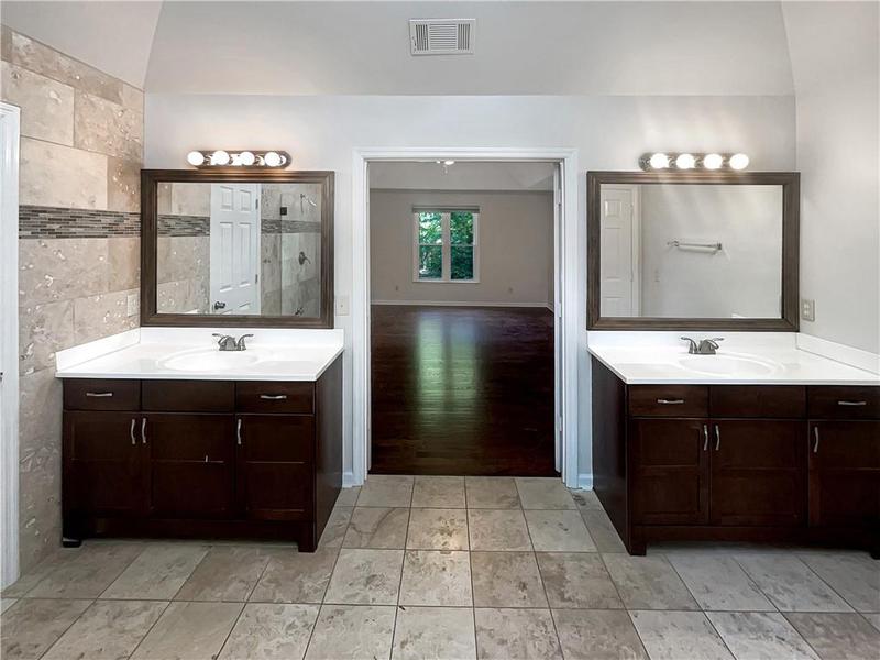 Image for property 819 Bermuda Run, Woodstock, GA 30189