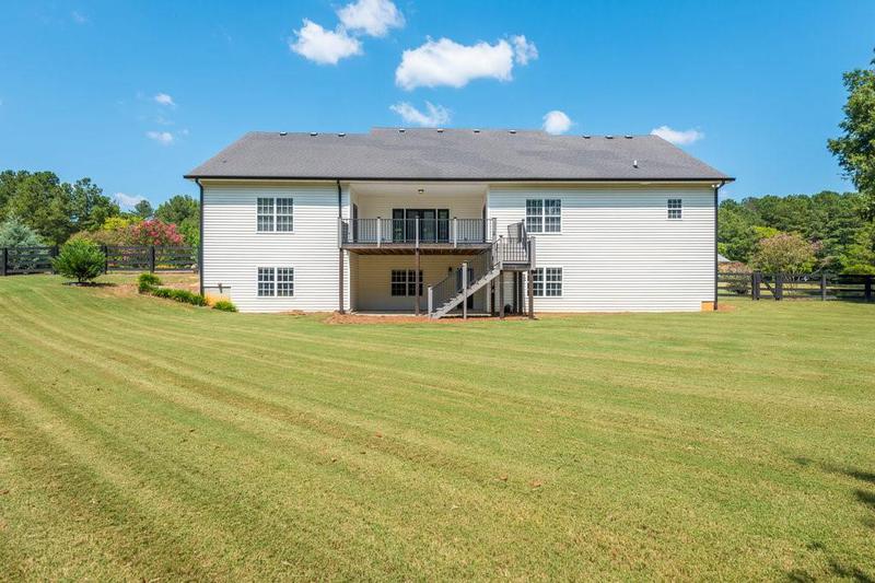 Image for property 12 Ivy Chase Way, Cartersville, GA 30121