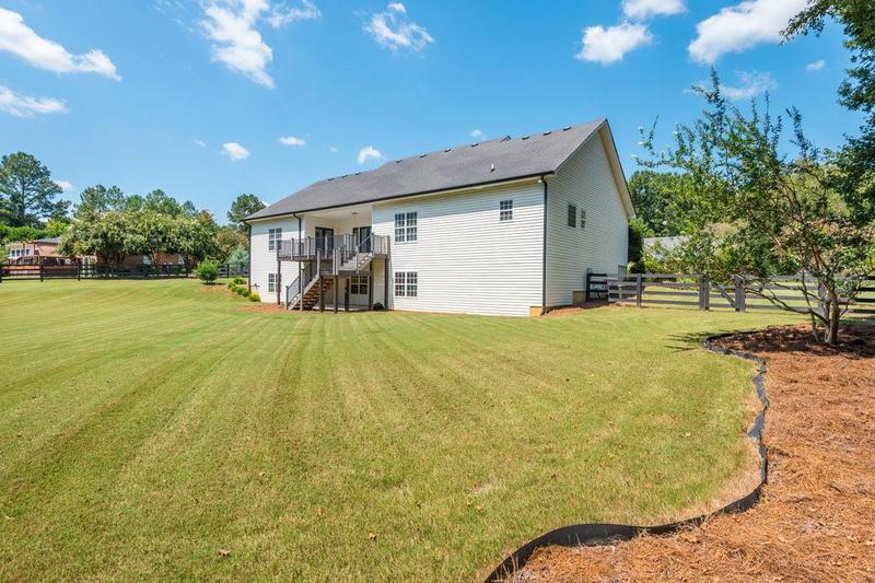 Image for property 12 Ivy Chase Way, Cartersville, GA 30121
