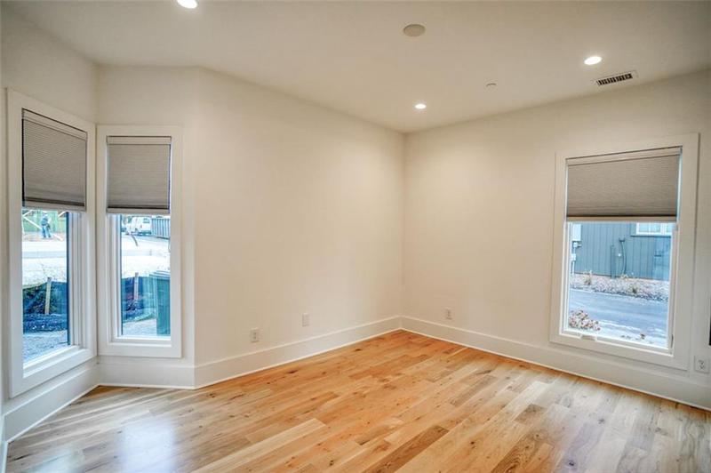 Image for property 290 2nd Street, Fayetteville, GA 30214