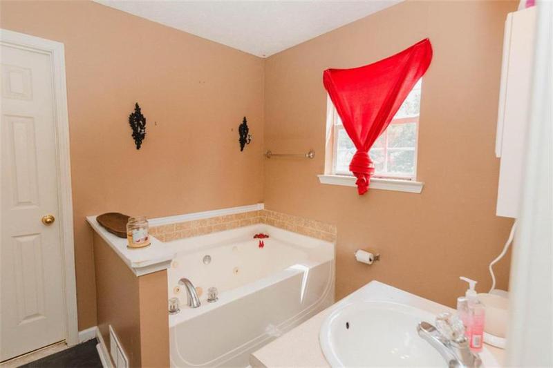Image for property 287 Diamond Court, Carrollton, GA 30116