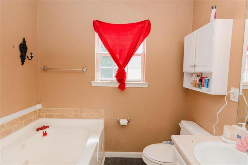 Image for property 287 Diamond Court, Carrollton, GA 30116