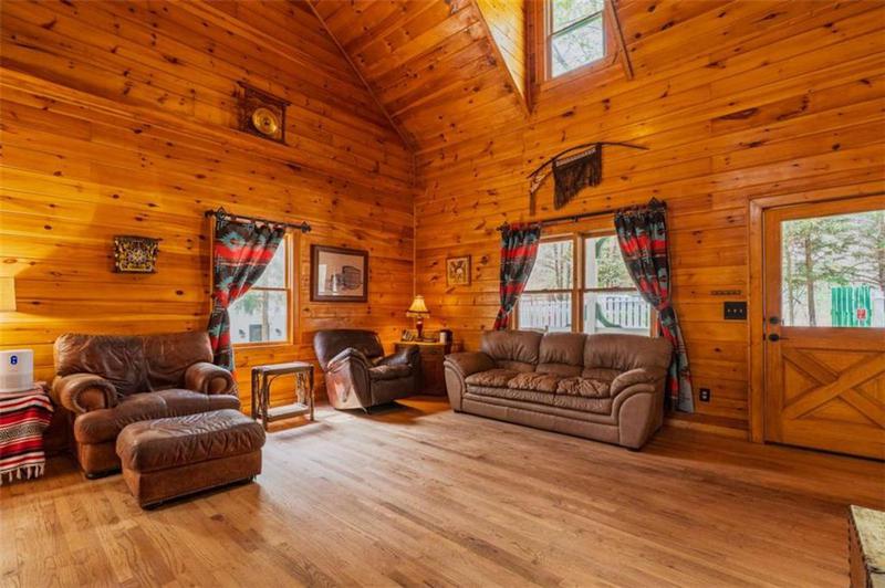 Image for property 2037 Newport Dr, Ellijay, GA 30540