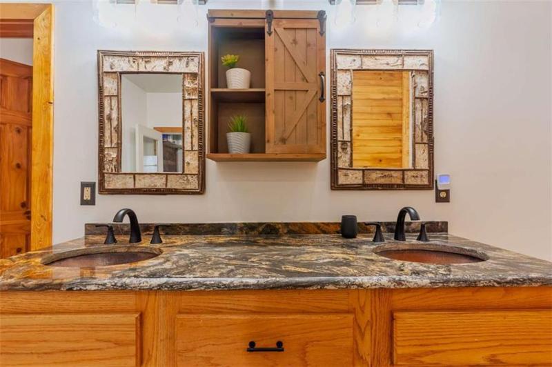 Image for property 2037 Newport Dr, Ellijay, GA 30540