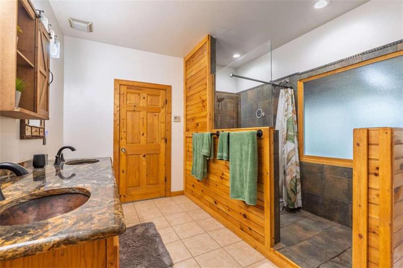 Image for property 2037 Newport Dr, Ellijay, GA 30540