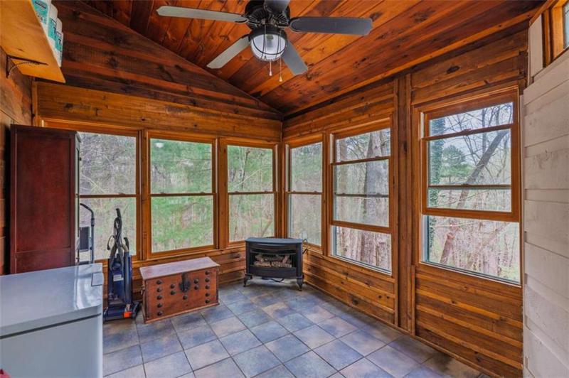 Image for property 2037 Newport Dr, Ellijay, GA 30540