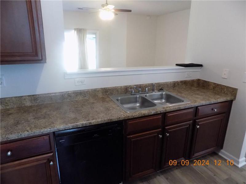 Image for property 5509 Sable Way, Atlanta, GA 30349