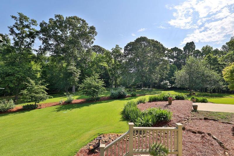 Image for property 594 Peachtree Road, Hoschton, GA 30548