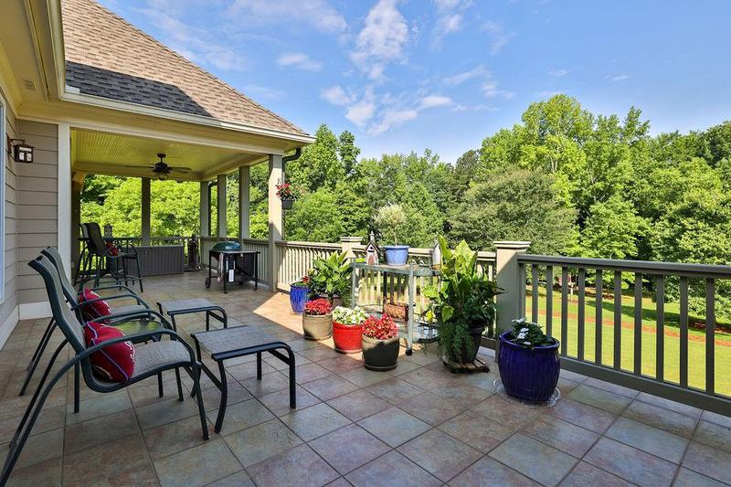 Image for property 594 Peachtree Road, Hoschton, GA 30548