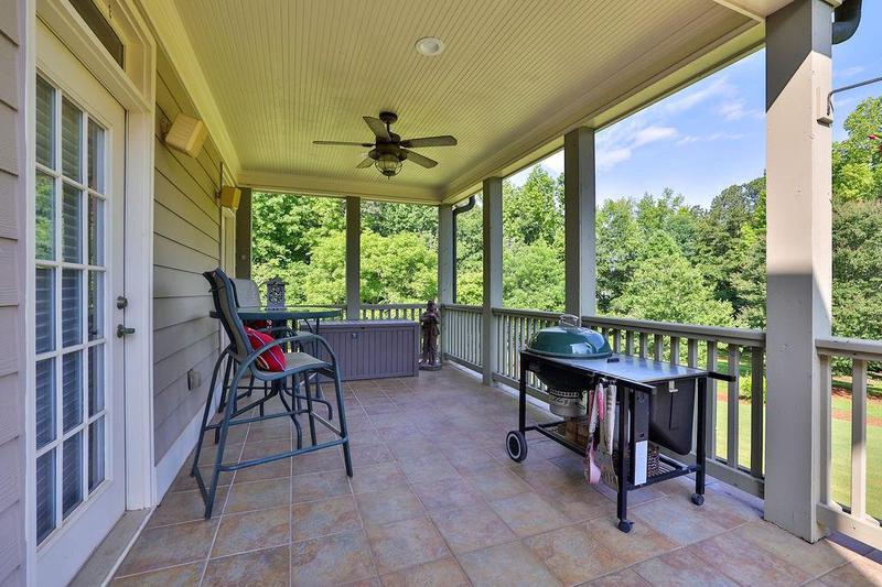 Image for property 594 Peachtree Road, Hoschton, GA 30548