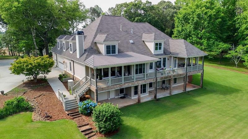 Image for property 594 Peachtree Road, Hoschton, GA 30548