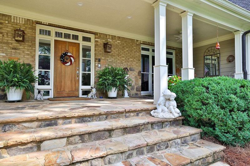 Image for property 594 Peachtree Road, Hoschton, GA 30548