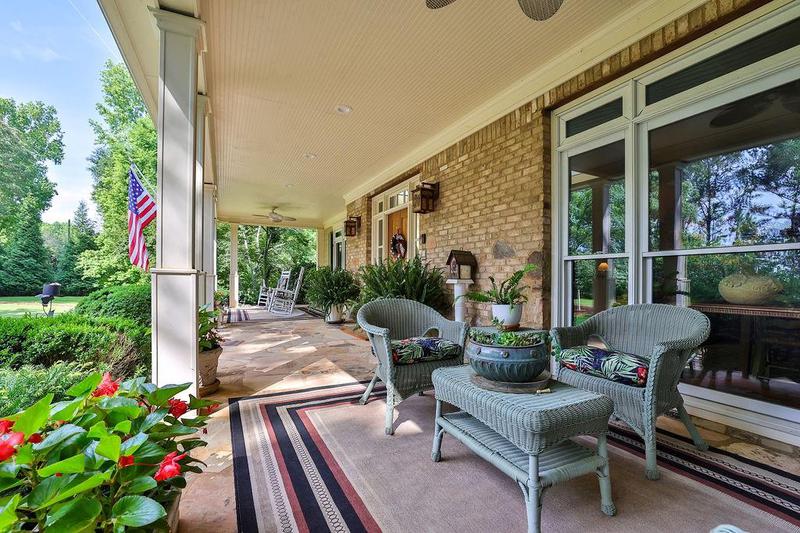 Image for property 594 Peachtree Road, Hoschton, GA 30548