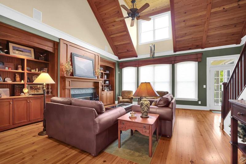 Image for property 594 Peachtree Road, Hoschton, GA 30548