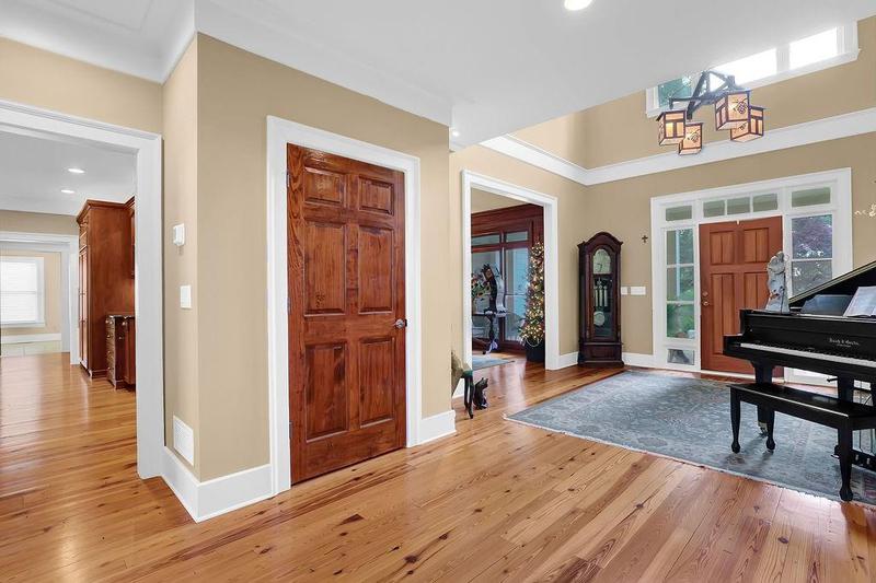 Image for property 594 Peachtree Road, Hoschton, GA 30548