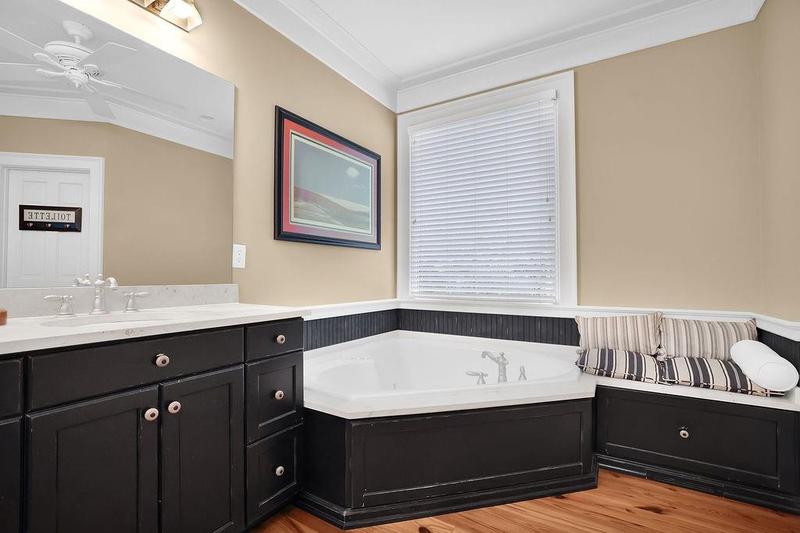 Image for property 594 Peachtree Road, Hoschton, GA 30548