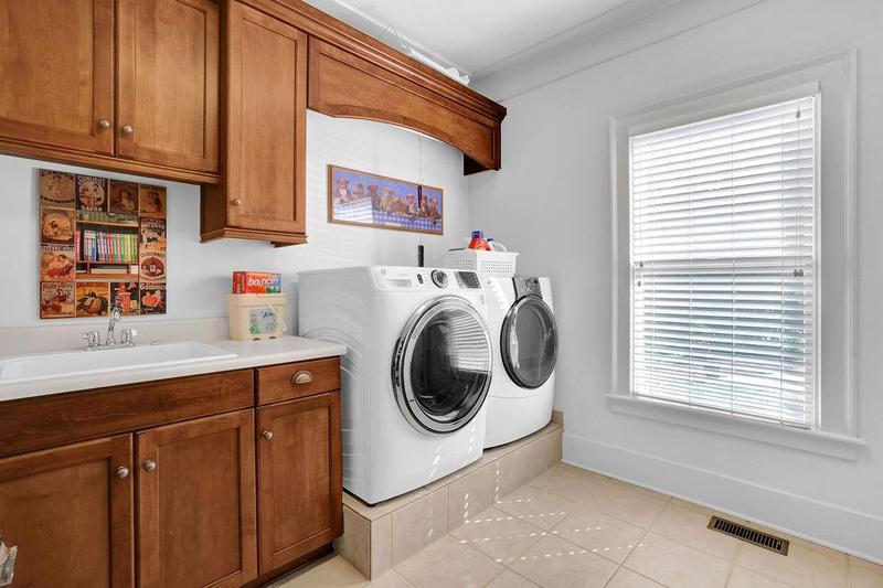 Image for property 594 Peachtree Road, Hoschton, GA 30548