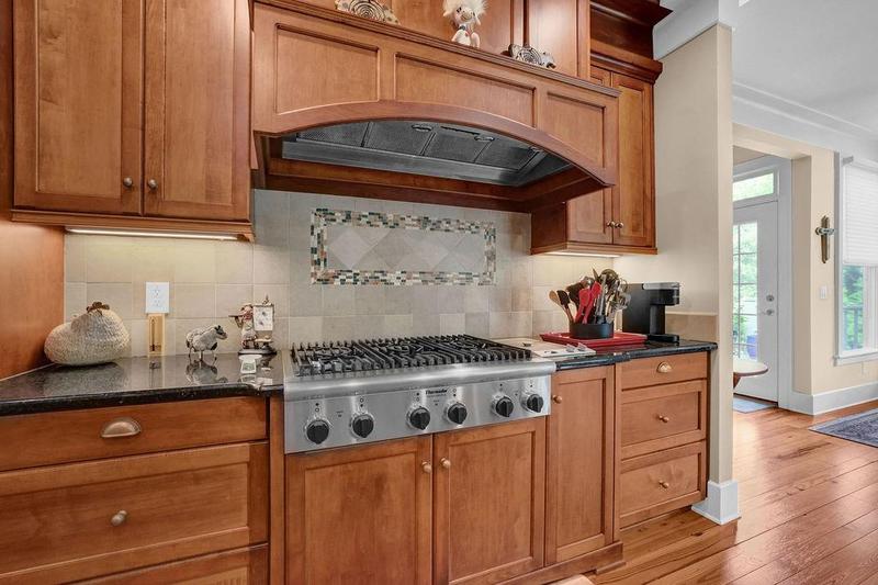 Image for property 594 Peachtree Road, Hoschton, GA 30548