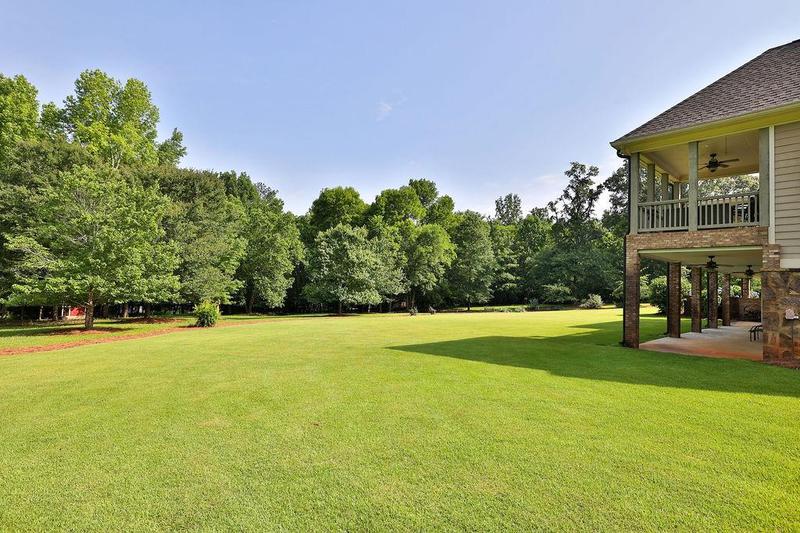 Image for property 594 Peachtree Road, Hoschton, GA 30548