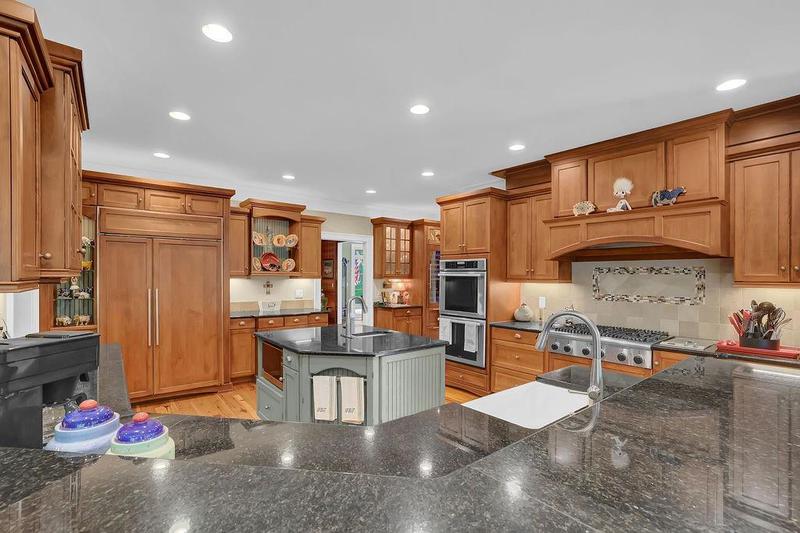 Image for property 594 Peachtree Road, Hoschton, GA 30548