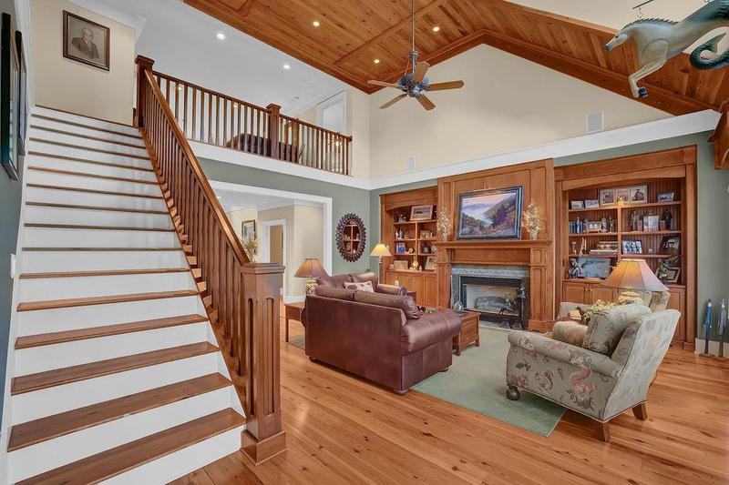 Image for property 594 Peachtree Road, Hoschton, GA 30548