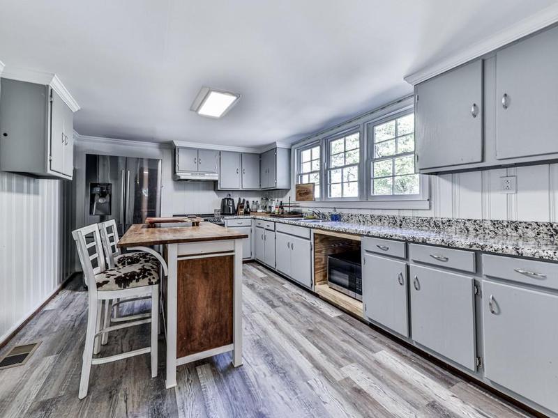 Image for property 198 Oak Hill Circle, Canton, GA 30114