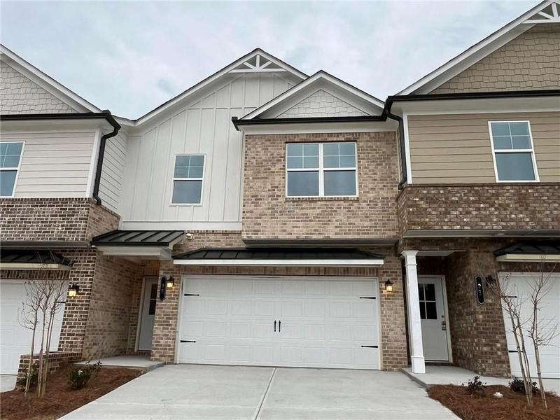 Image for property 15 Creekside Commons Drive, Hoschton, GA 30548