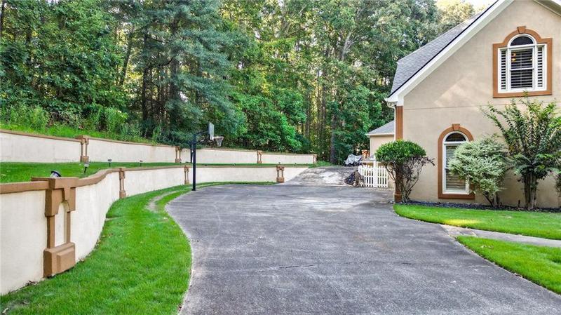 Image for property 2269 Cherokee Drive, Woodstock, GA 30188