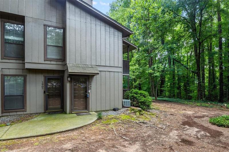 Image for property 1908 Cumberland Court, Smyrna, GA 30080