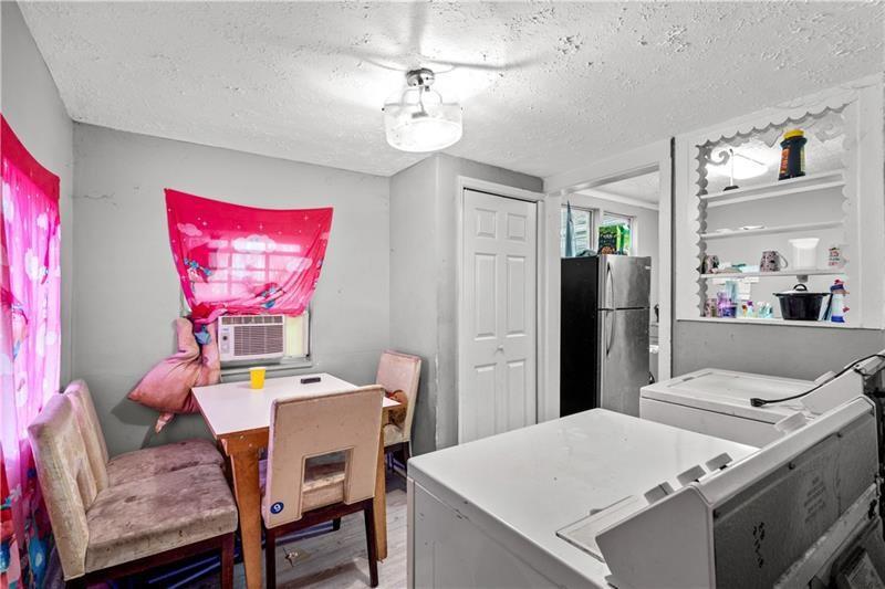 Image for property 1324 Almont Drive, Atlanta, GA 30310