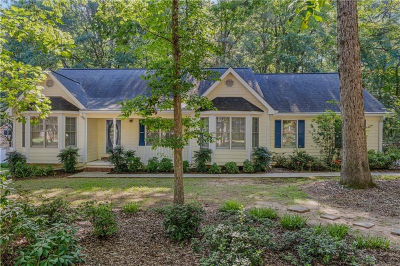 Image for property 360 Oakland Circle, Mcdonough, GA 30253