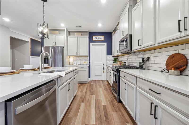 Image for property 802 Oak Promenade Lane, Canton, GA 30115