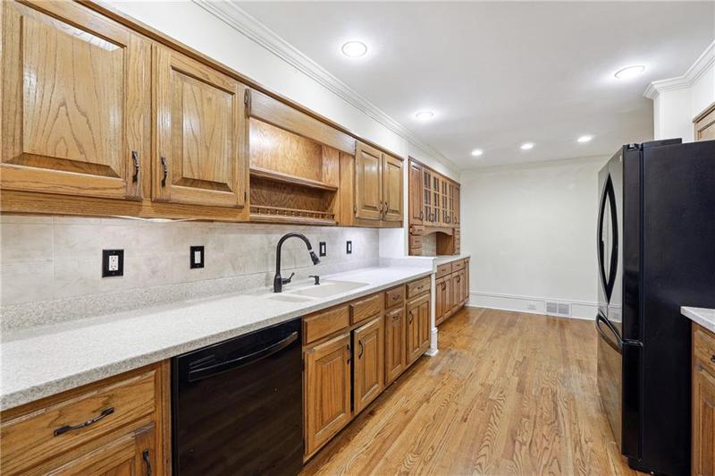 Image for property 5417 Trentham Drive, Dunwoody, GA 30338