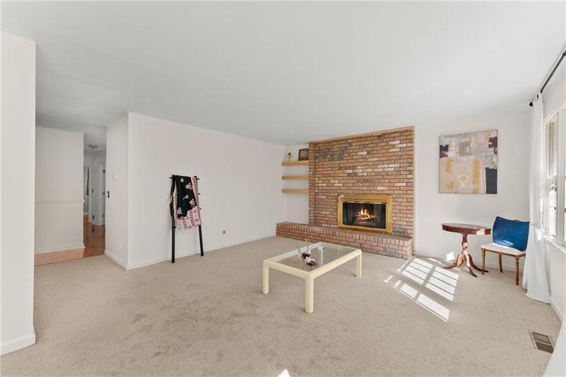 Image for property 617 Mountain View Circle, Gainesville, GA 30501