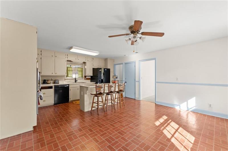 Image for property 617 Mountain View Circle, Gainesville, GA 30501