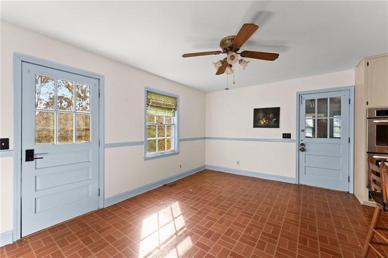 Image for property 617 Mountain View Circle, Gainesville, GA 30501