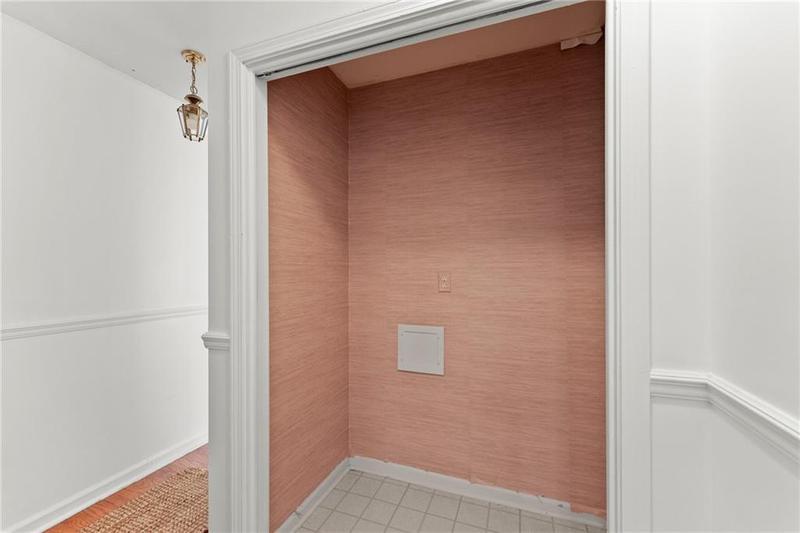 Image for property 617 Mountain View Circle, Gainesville, GA 30501