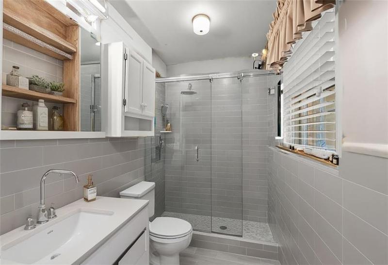 Image for property 617 Mountain View Circle, Gainesville, GA 30501