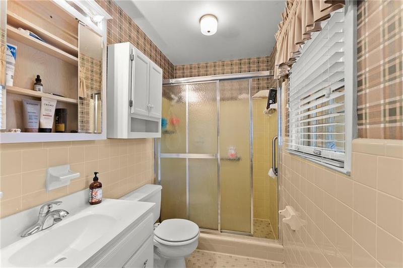 Image for property 617 Mountain View Circle, Gainesville, GA 30501