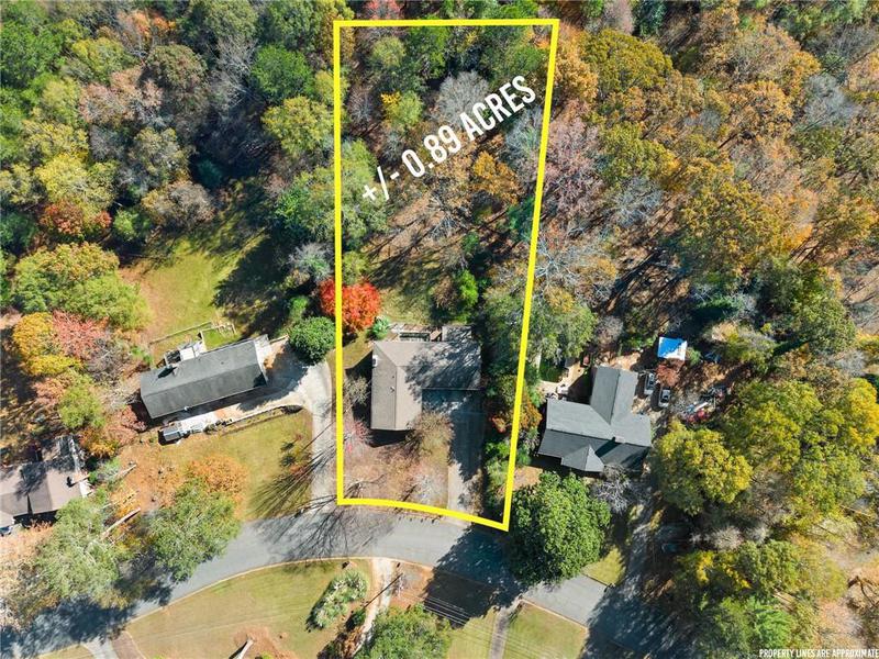 Image for property 617 Mountain View Circle, Gainesville, GA 30501