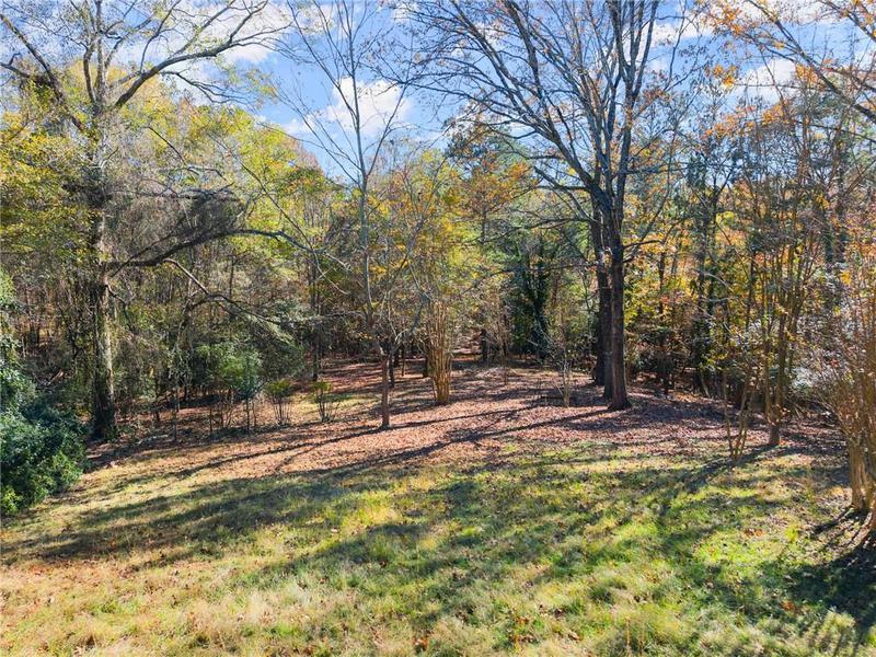 Image for property 617 Mountain View Circle, Gainesville, GA 30501