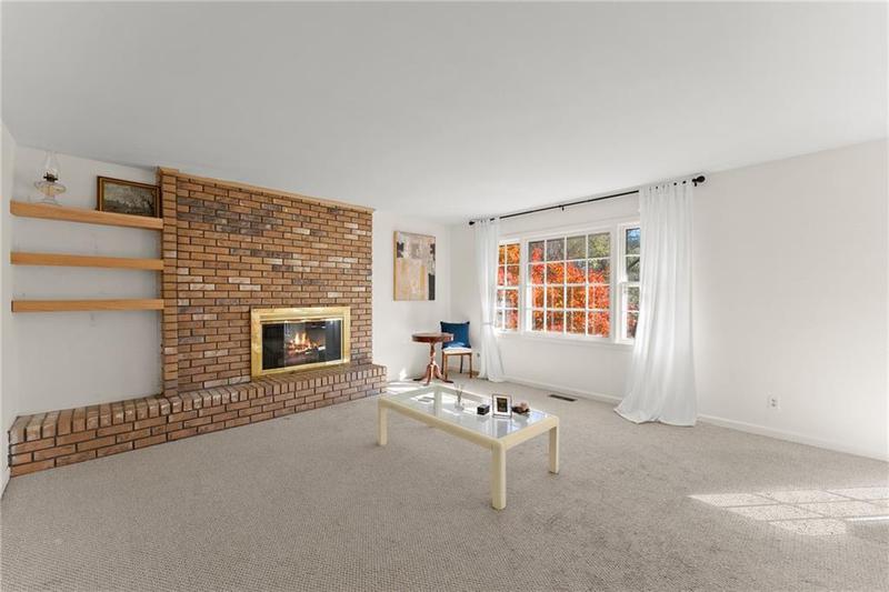 Image for property 617 Mountain View Circle, Gainesville, GA 30501