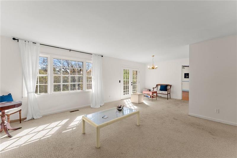 Image for property 617 Mountain View Circle, Gainesville, GA 30501