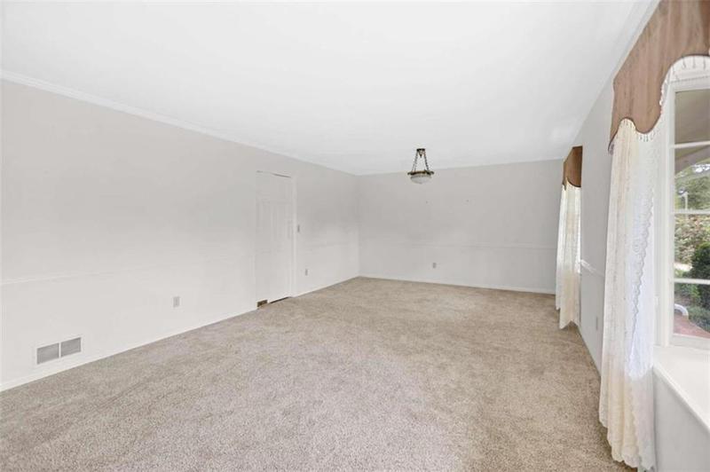 Image for property 24 Briar Ridge Road, Newnan, GA 30263
