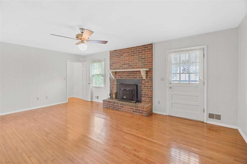 Image for property 24 Briar Ridge Road, Newnan, GA 30263