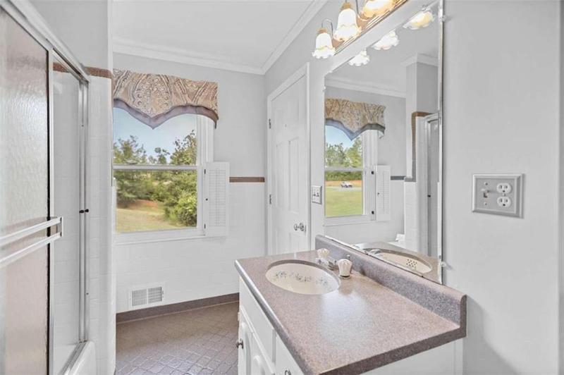 Image for property 24 Briar Ridge Road, Newnan, GA 30263